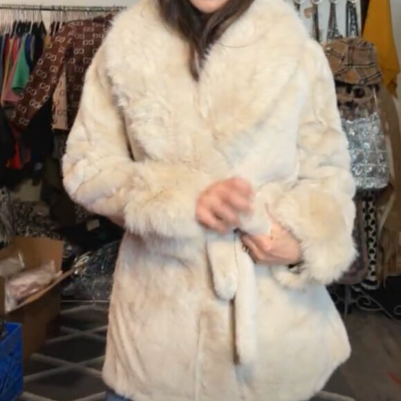 ShopEvelynne Jackets & Blazers - MOMS BEAUTIFUL JACKET FAUX FUR